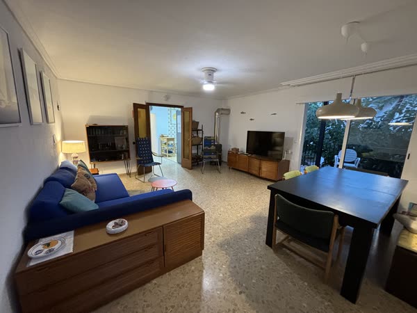 Salón y comedor al caer la tarde